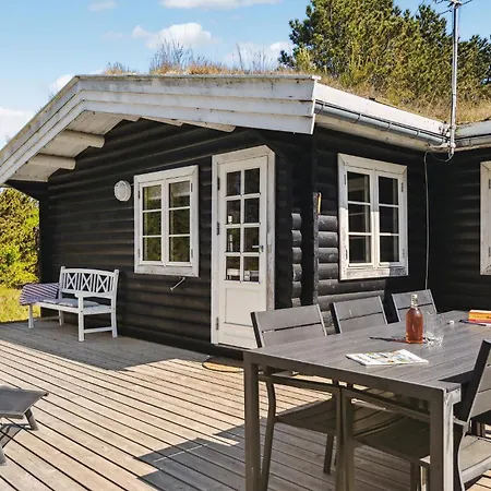 Feriehus Three-bedroom In Jerup