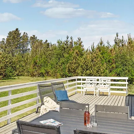 Feriehus Three-bedroom In