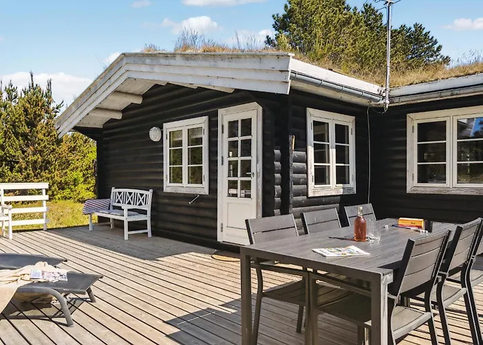 Casa de Férias Three-bedroom In Jerup